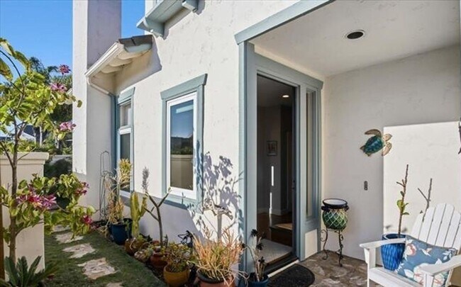 Building Photo - Refined Coastal Living in One of Carlsbad’s Most Exclusive Communities