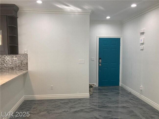 Building Photo - 9050 W Warm Springs Rd