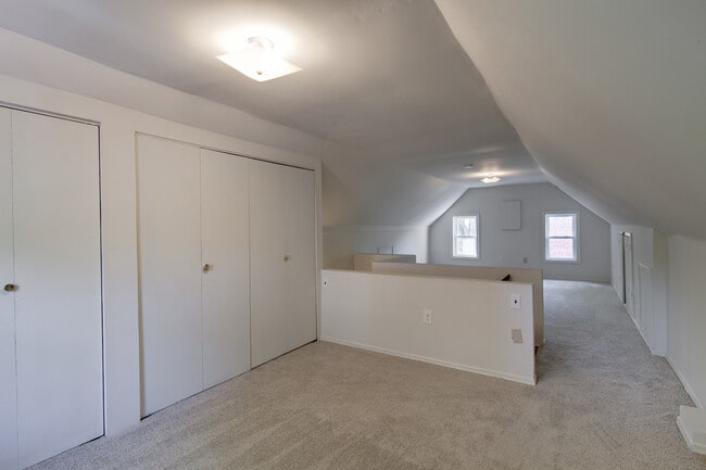Building Photo - 1667 Primrose Rd NW