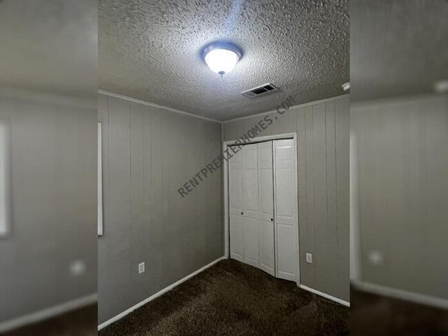 Building Photo - 6617 Whippoorwill Ln
