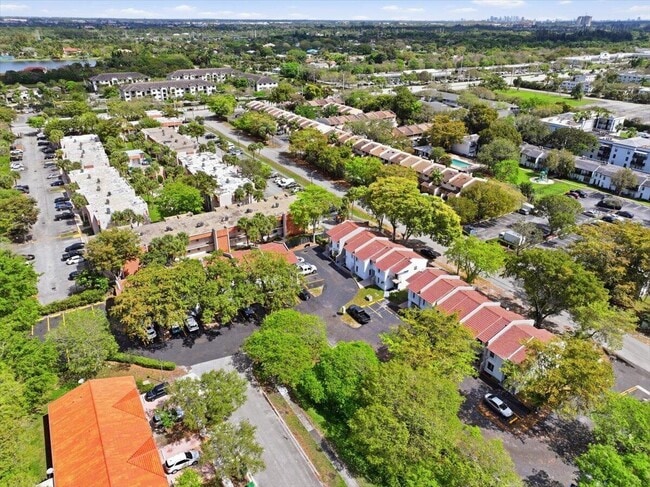 Building Photo - 3940 NW 76th Terrace