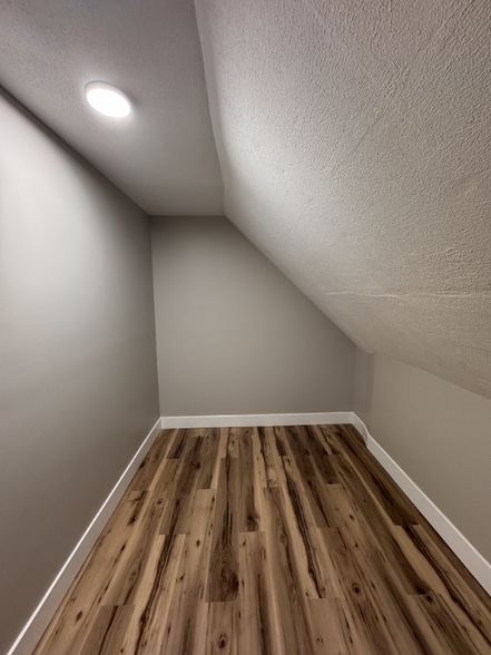 Building Photo - 348 Logan St