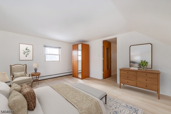 Building Photo - 116 Edison St