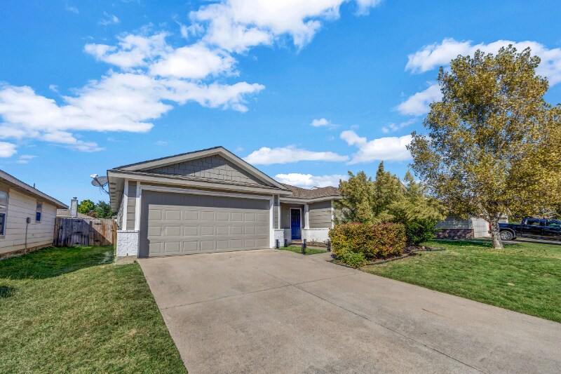 Building Photo - 9924 George Washington Dr