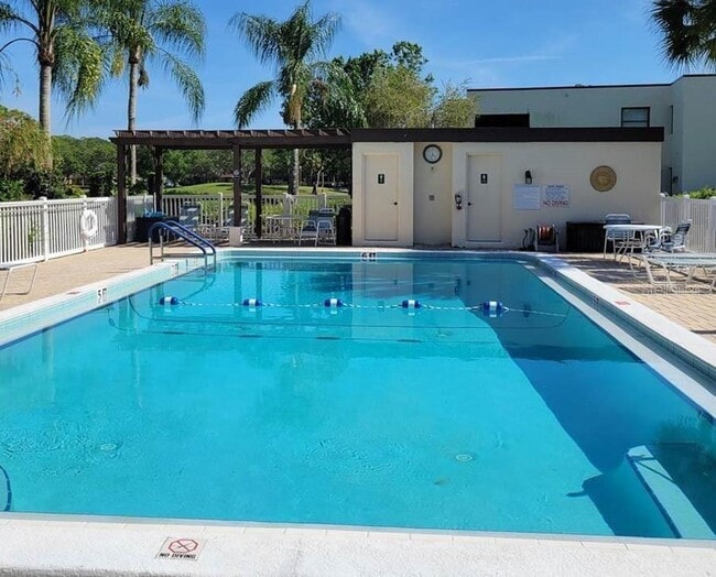 Building Photo - 5052 Marsh Field Rd