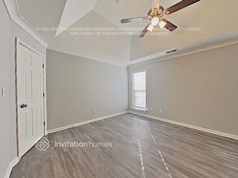 Building Photo - 204 Maywood Path