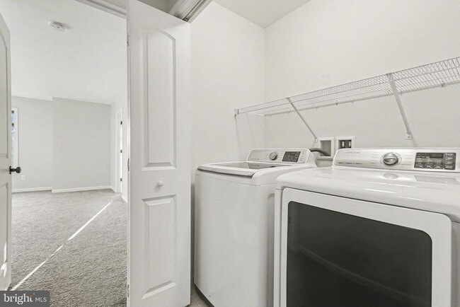 Building Photo - 1841 Vista Dr