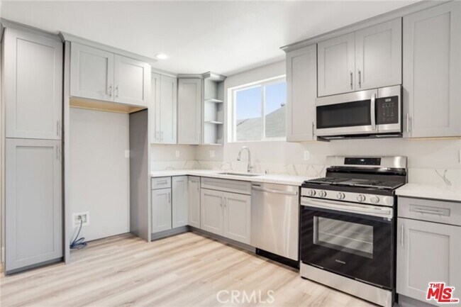 Building Photo - 1821 S New England St