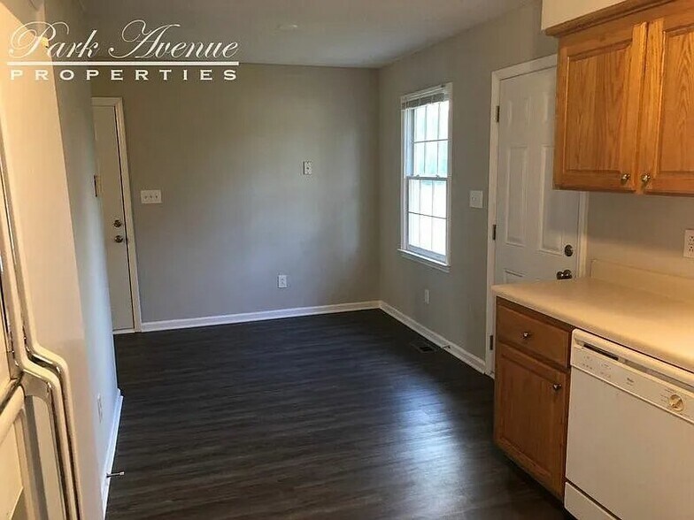 Building Photo - 116 Barnes Dr