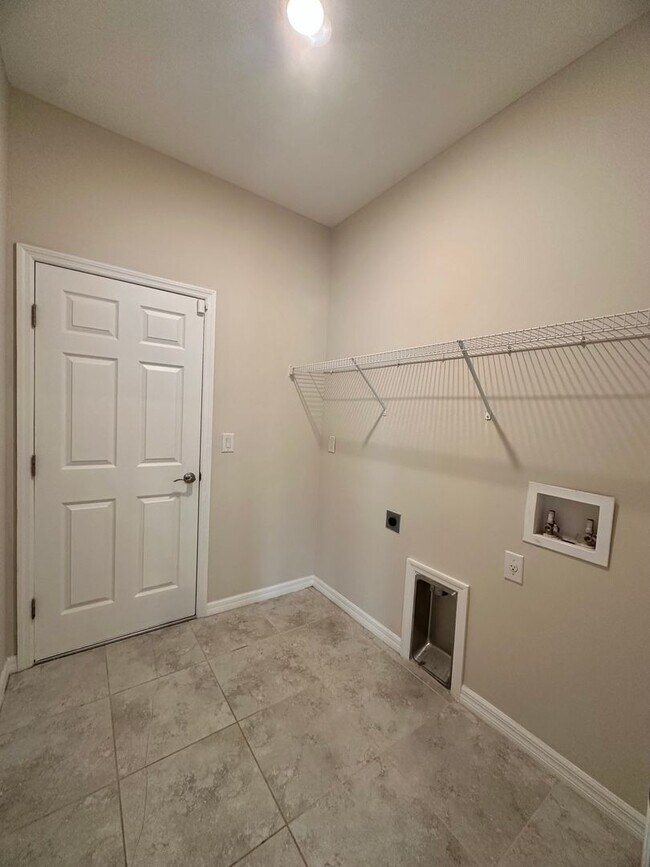 Building Photo - 624 Corrientes Cir