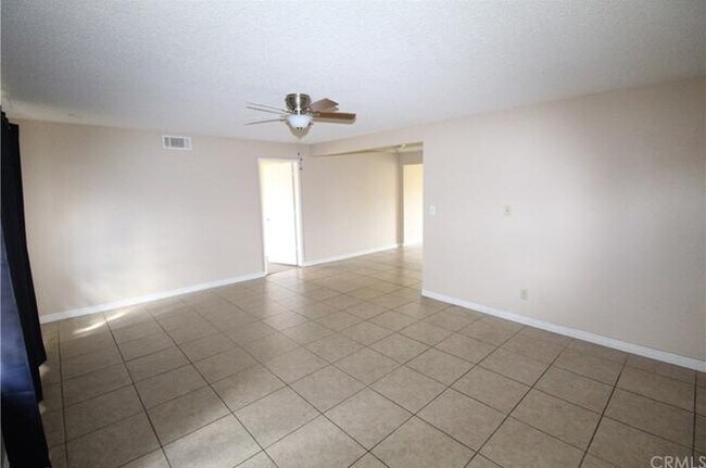 Primary Photo - 6565 Mojave Ave