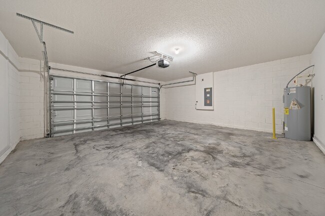 Building Photo - 5029 SW 87 St
