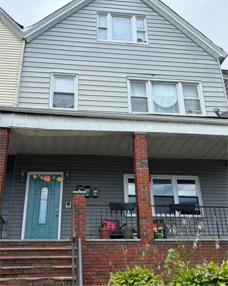 Building Photo - 481 Avenue E