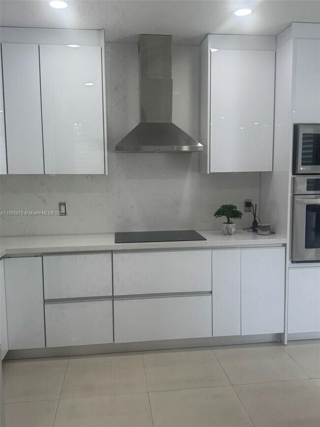 Building Photo - 3521 W 86th Terrace