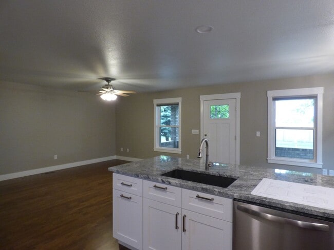Building Photo - Cozy Bungalow in Berthoud