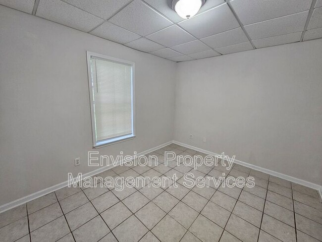 Building Photo - 10996 Knotty Pine Pl