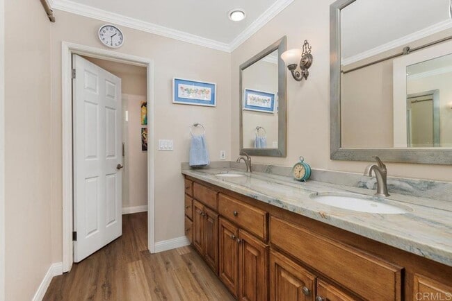 Building Photo - Remodeled 3BR/2BA Condo in the Heart of Ra...