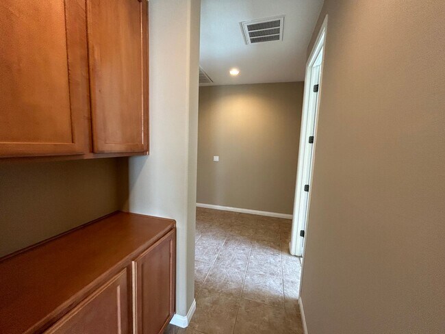 Building Photo - 15005 Via Messina Dr