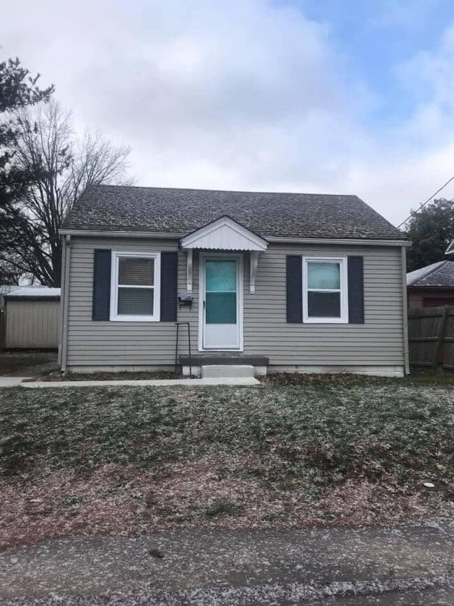 Building Photo - 327 Division St