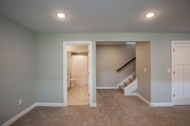 Building Photo - Stunning 4 Bed, 3 Bath Home | 3-Car Garage | Scenic Meadows