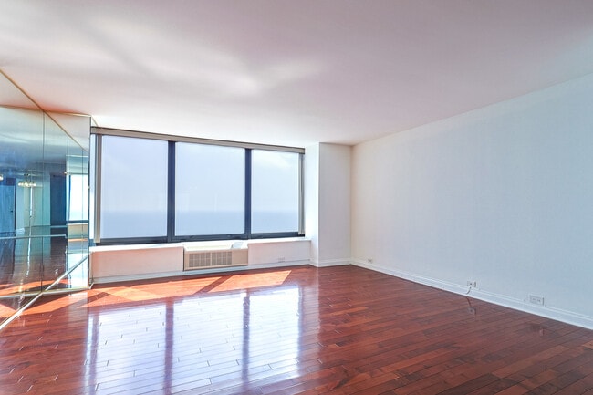 Building Photo - 155 N Harbor Dr