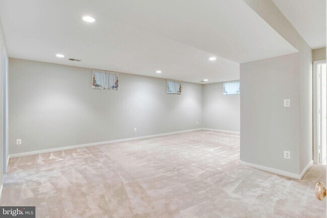 Building Photo - 26161 Rachel Hill Dr