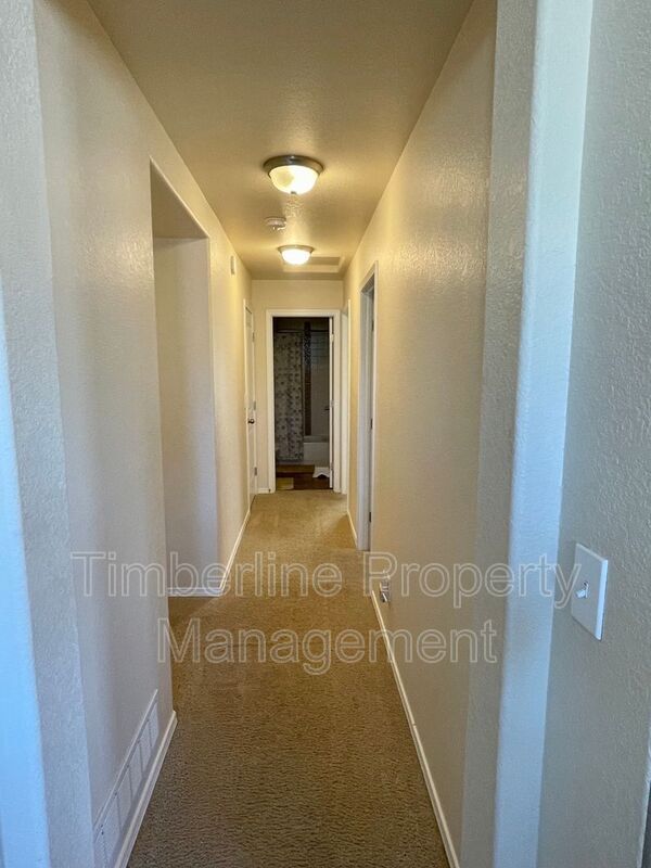 Building Photo - 11505 Wildwood Ridge Dr