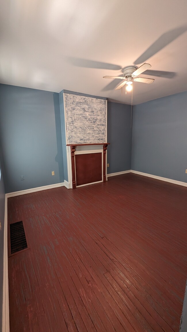 Building Photo - 443 Goethe St