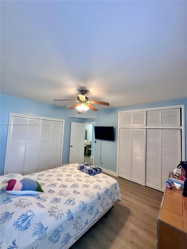 Building Photo - 2200 S Ocean Dr