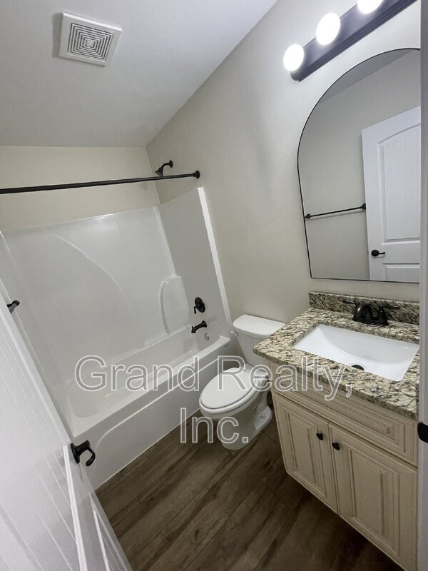 Building Photo - 4019 Brittany Ln