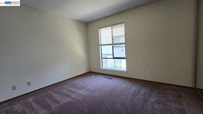 Building Photo - 6125 Thornton Ave