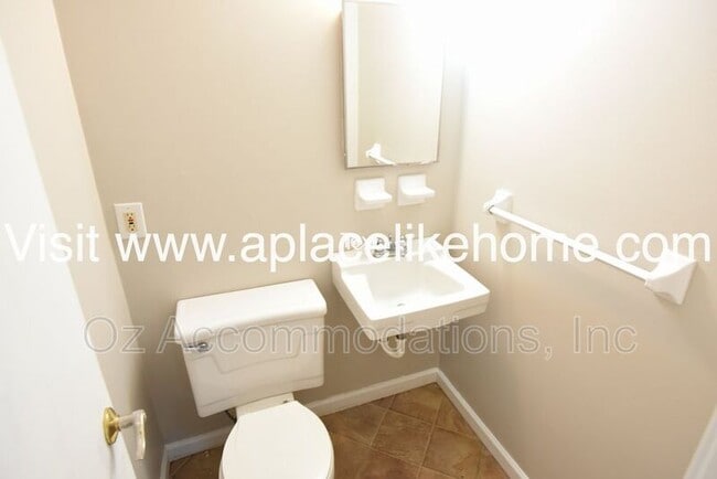 Building Photo - 1725 N 76th Terrace