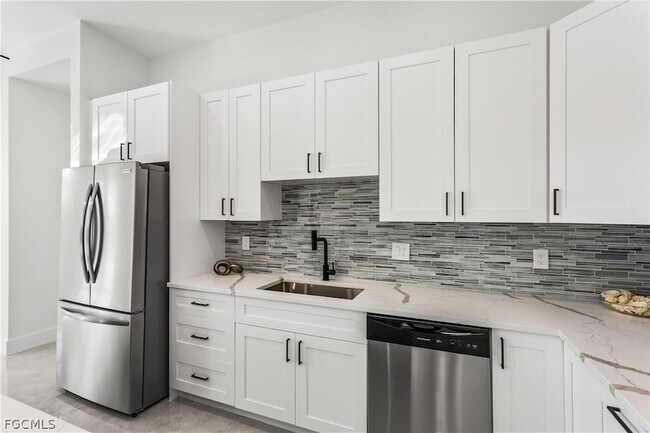 Building Photo - 3318 NE 13th Pl