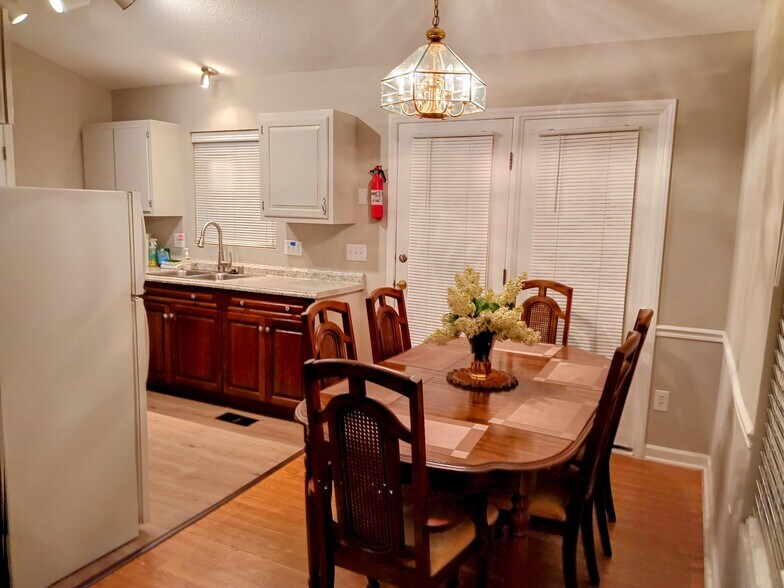 Building Photo - 2901 Westgate Dr