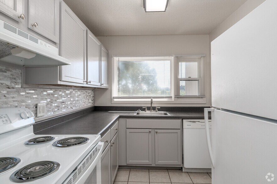 Primary Photo - Spring Meadows