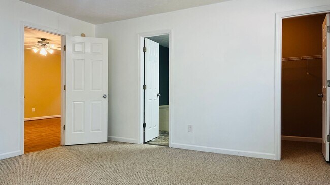 Building Photo - Charming Cottage Style 4 bedroom, 2 bathroom home in Lagrange! Must See!