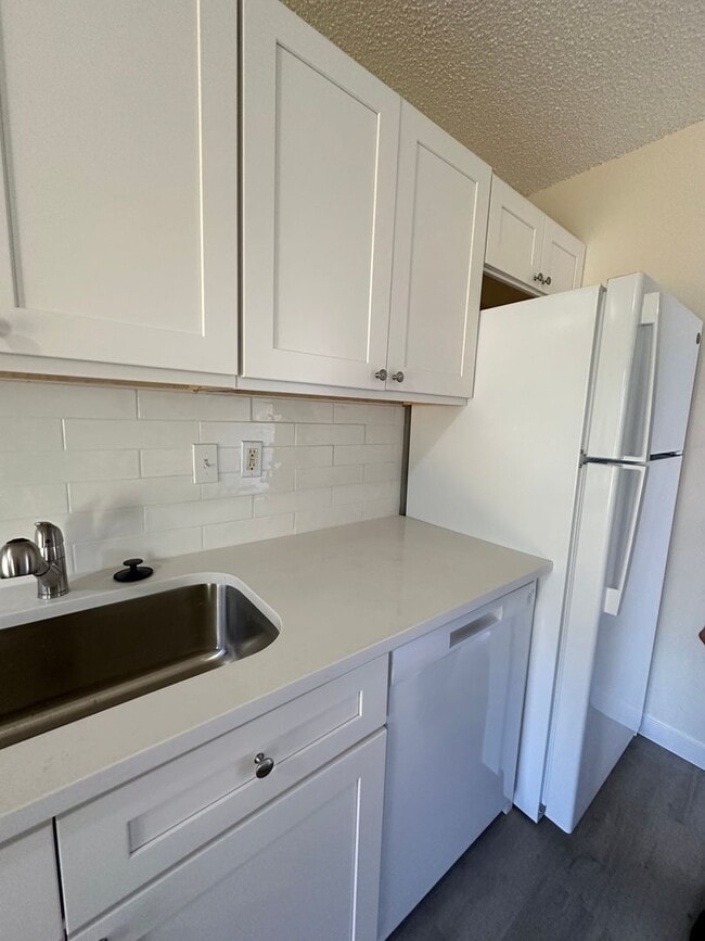 Building Photo - Lantana Apartments