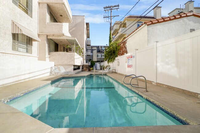 Building Photo - 1531 Camden Ave