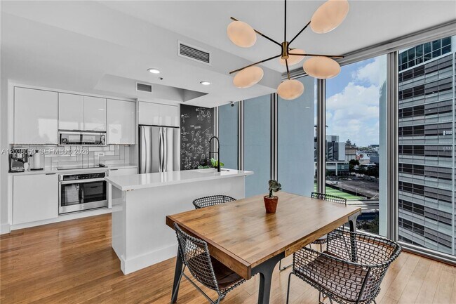 Building Photo - 888 Biscayne Blvd