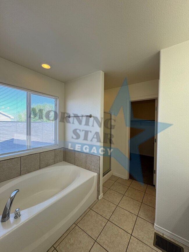 Building Photo - REDUCED! Spacious 4 Bed House in Rincon Mesa!