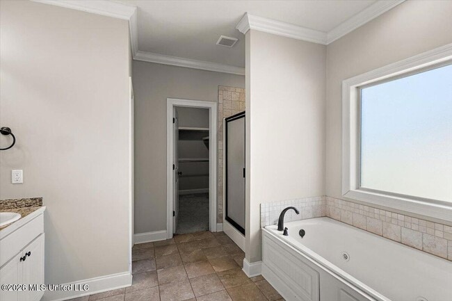 Building Photo - 1022 Trinity Dr