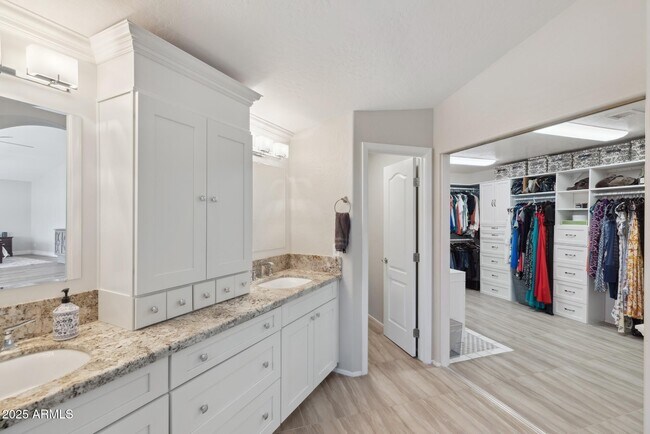 Building Photo - 1321 W Shellfish Dr