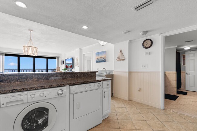 Building Photo - 2200 N Ocean Blvd