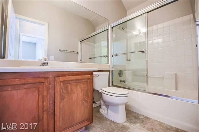 Building Photo - 348 Lakewood Garden Dr