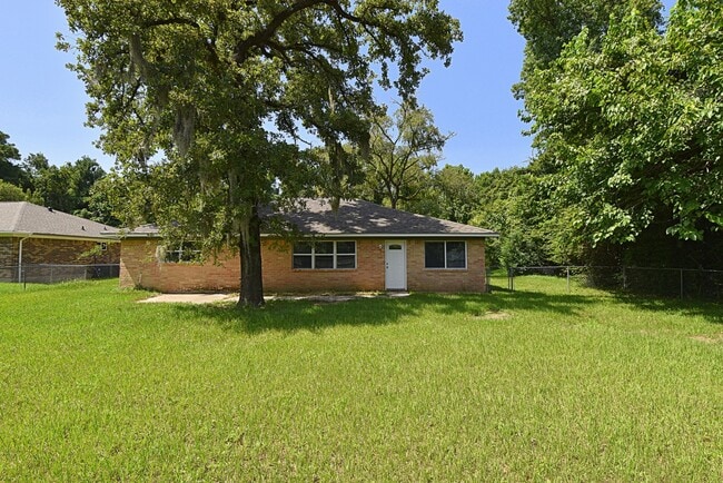Building Photo - 3615 Willie Way