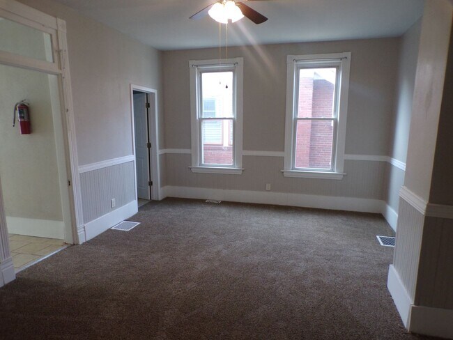 Building Photo - 505 N Main St