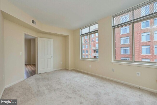 Building Photo - 4490 Market Commons Dr