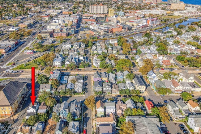 Building Photo - 148 Heck Ave