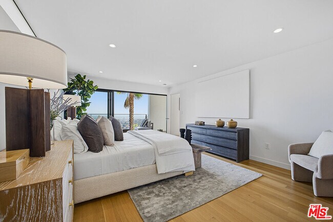 Building Photo - 6390 Quebec Dr