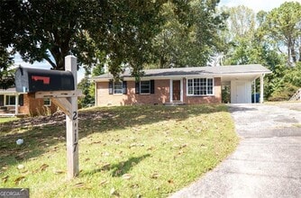 Building Photo - 2917 Cambridge Dr SW